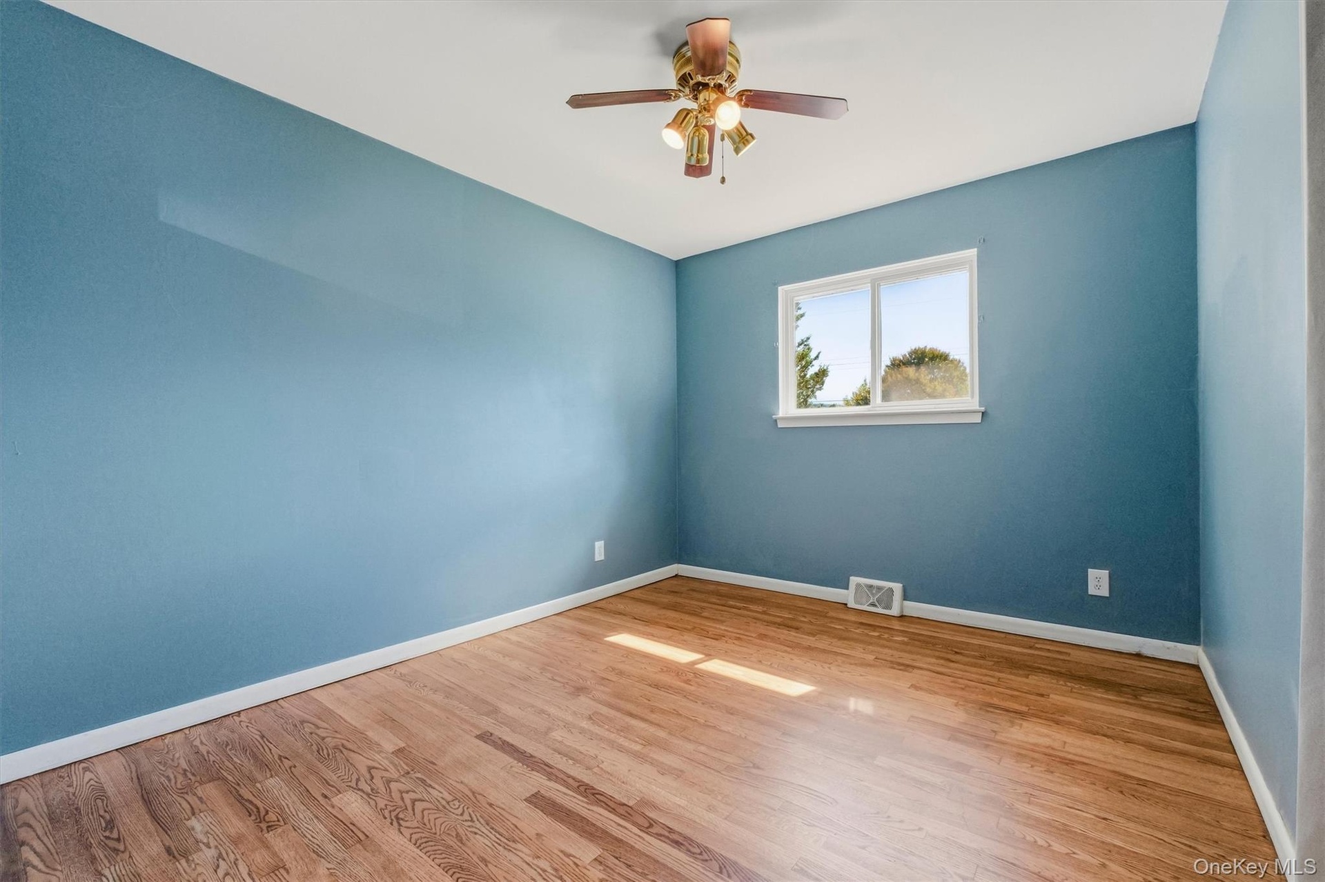 Third bedroom.