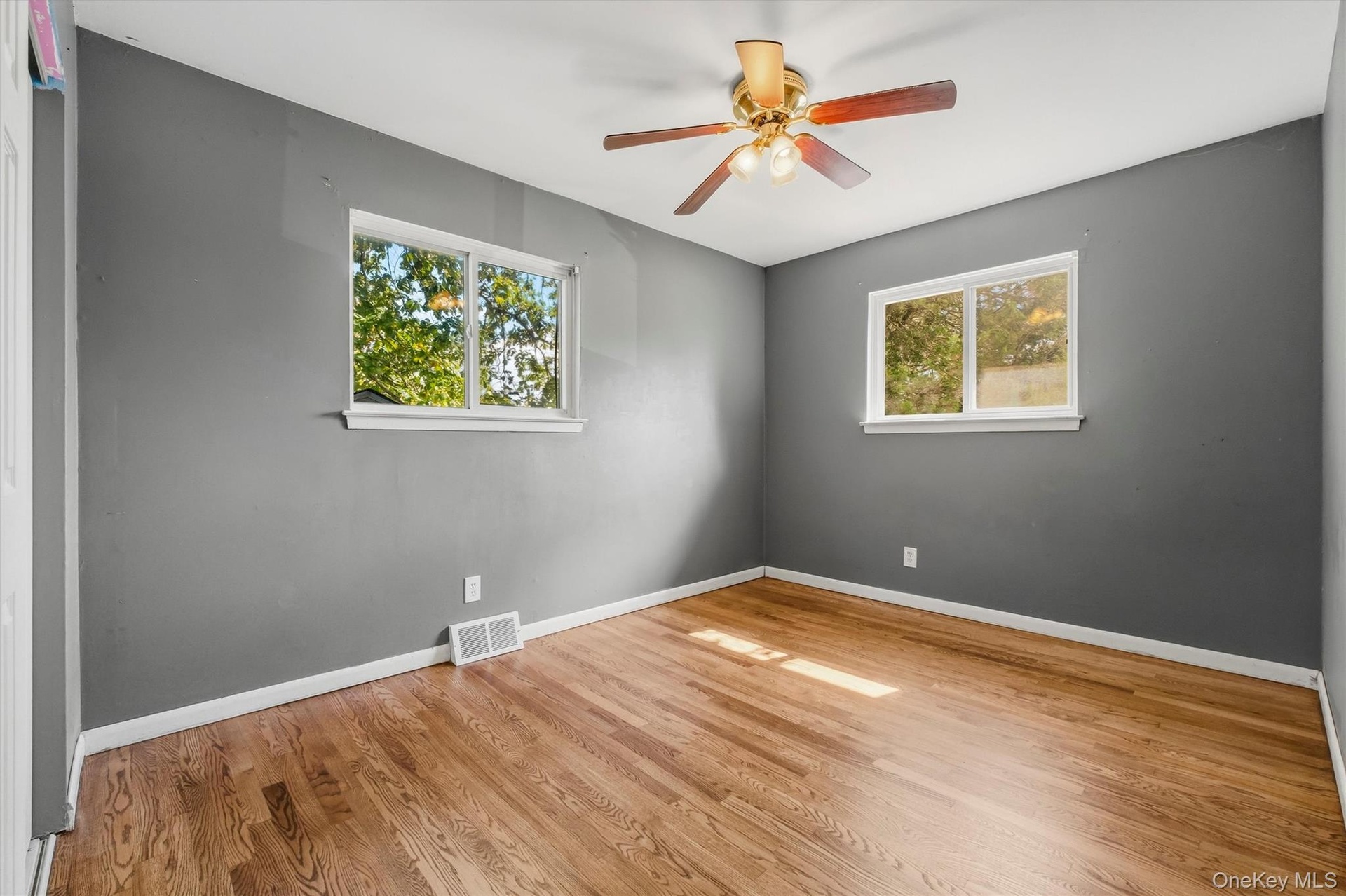 Large second bedroom