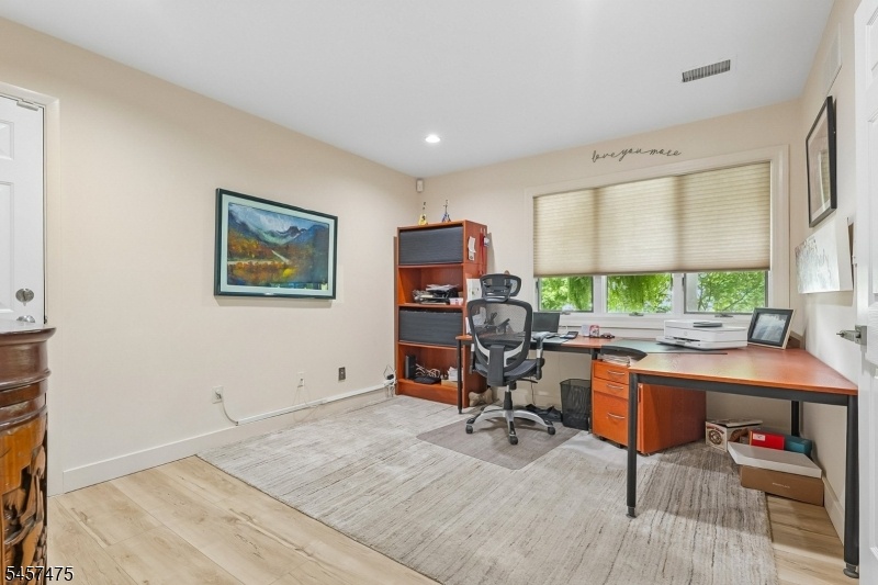 Office & Optional 5th Bedroom
