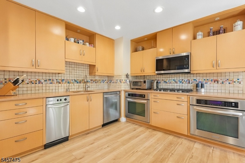 Custom Eat In Kitchen