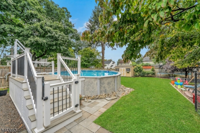Deck to pool