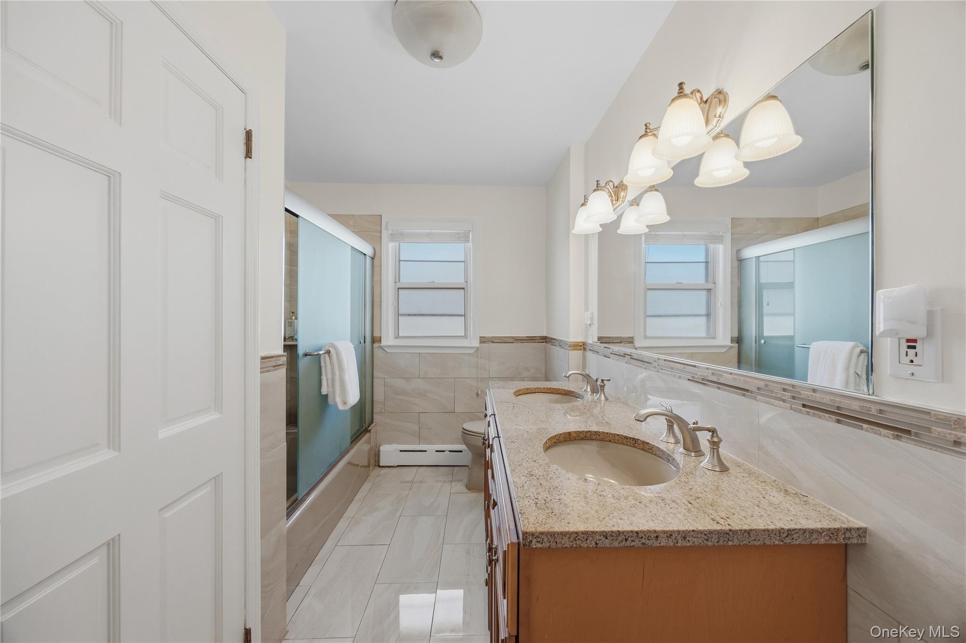 Apt 2 bathroom