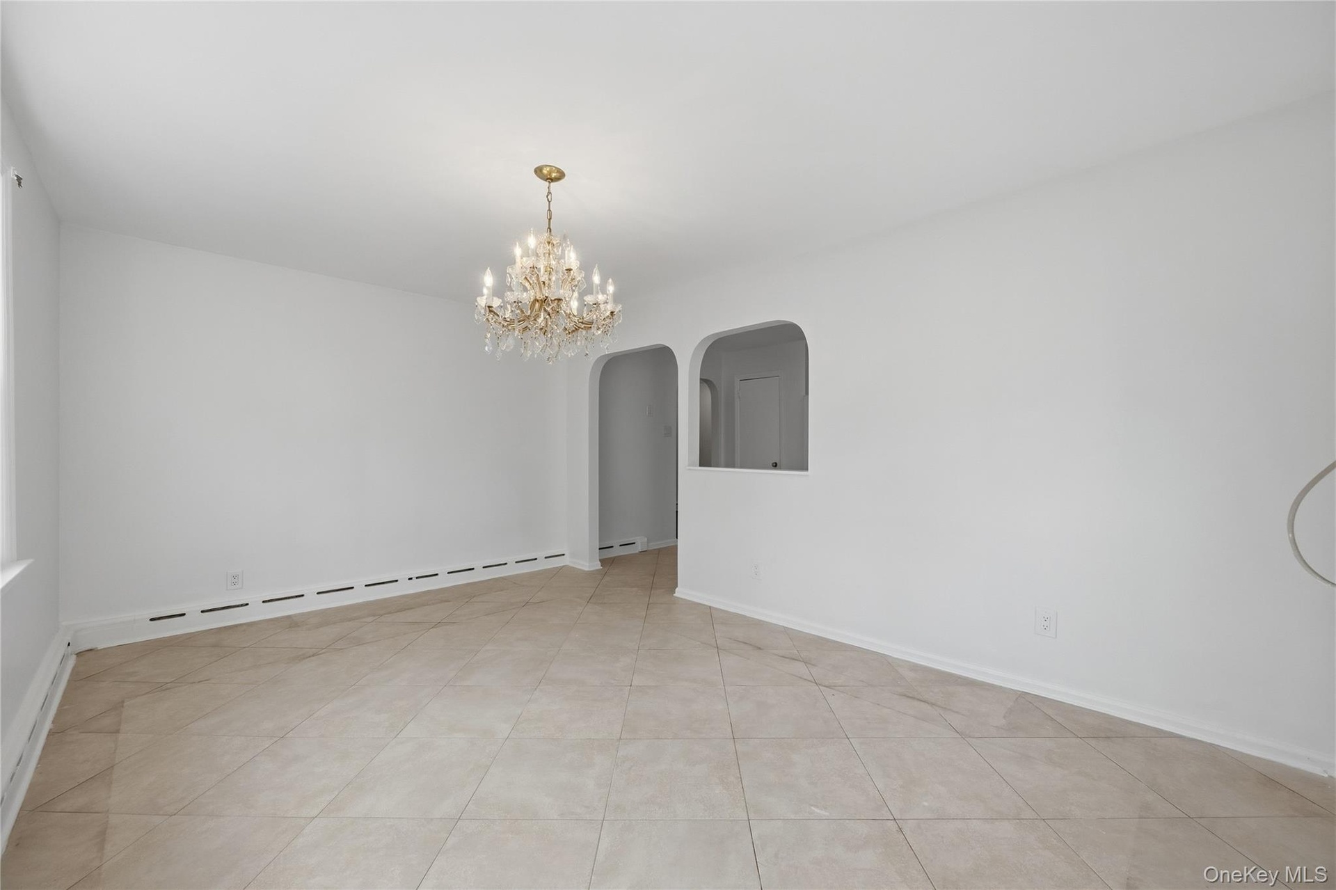 Apt 1 dining room