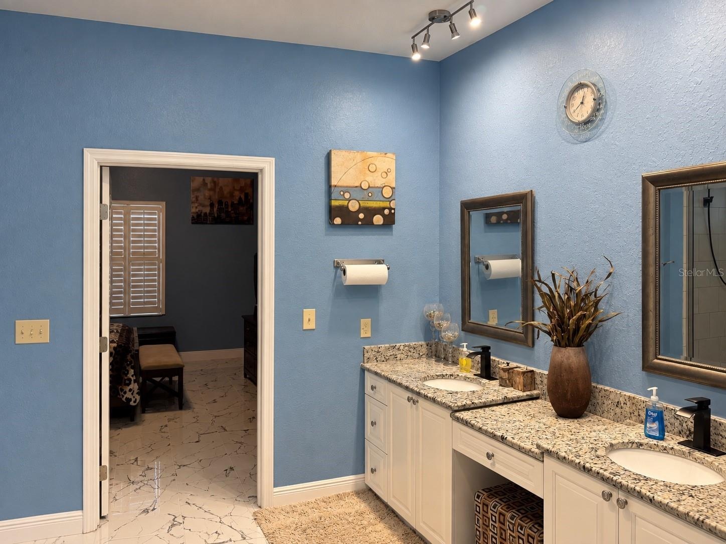 Primary En suite with double vanity
