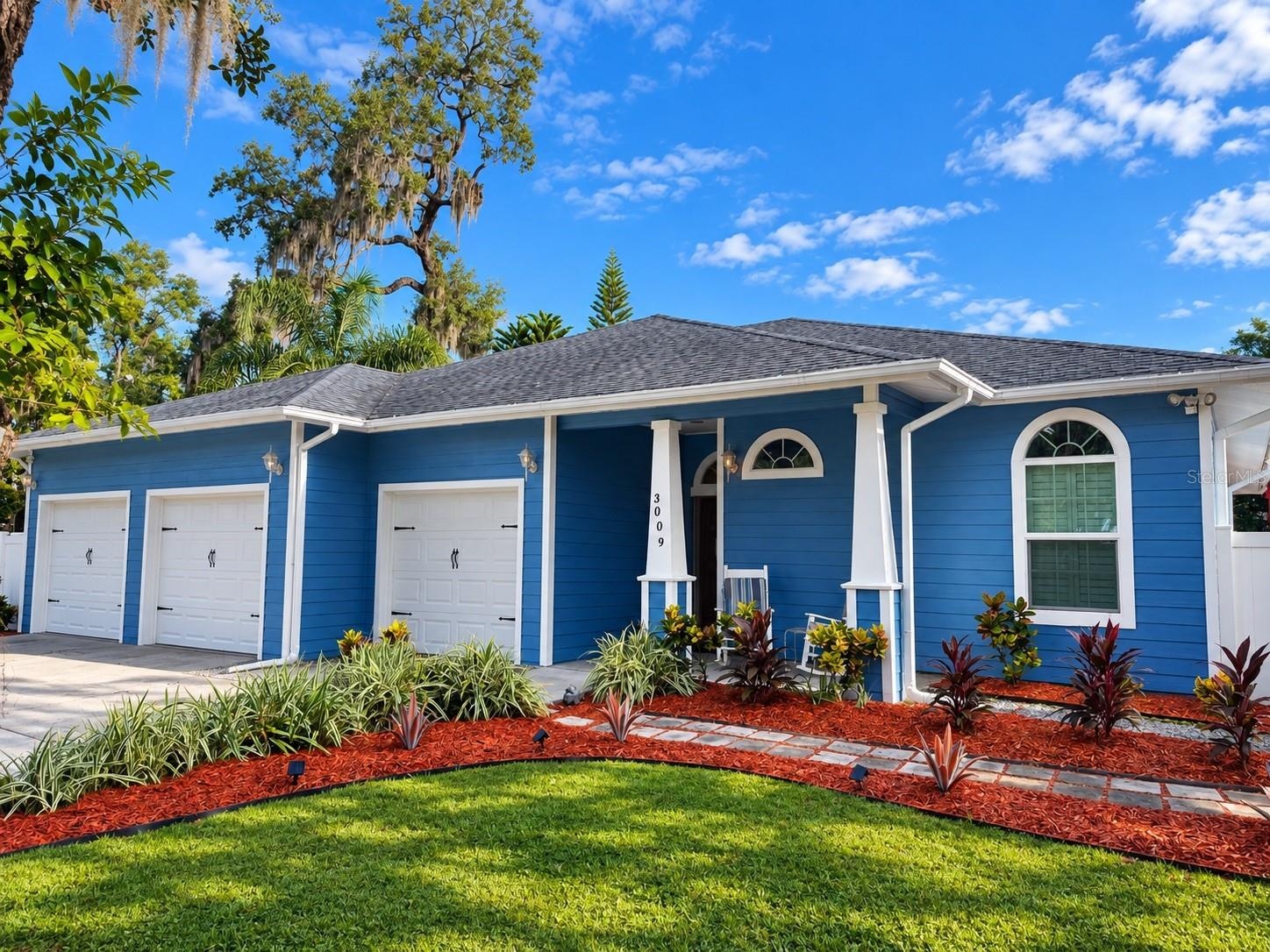 3009 W CLINTON STREET, TAMPA, FL 33614 three car garage