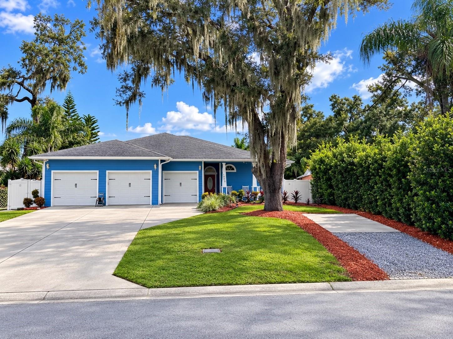 3009 W CLINTON STREET, TAMPA, FL 33614