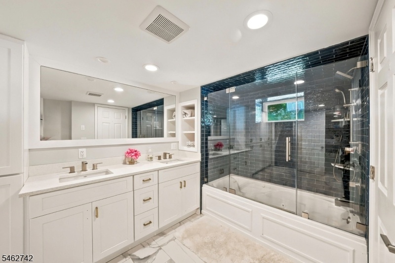 Basement Bathroom & Jacuzzi