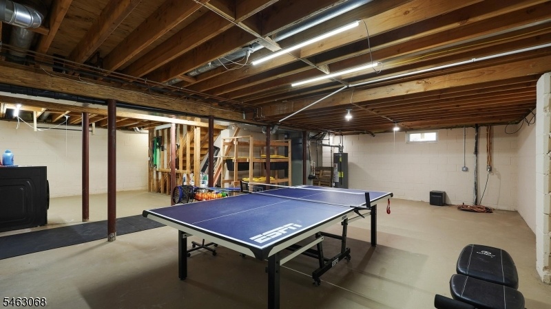 Storage/ rec area