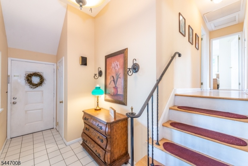 Inviting entrance Foyer