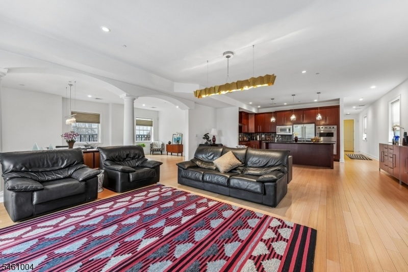 Spacious living room
