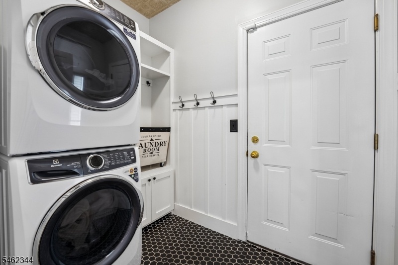 Laundry / Mudroom