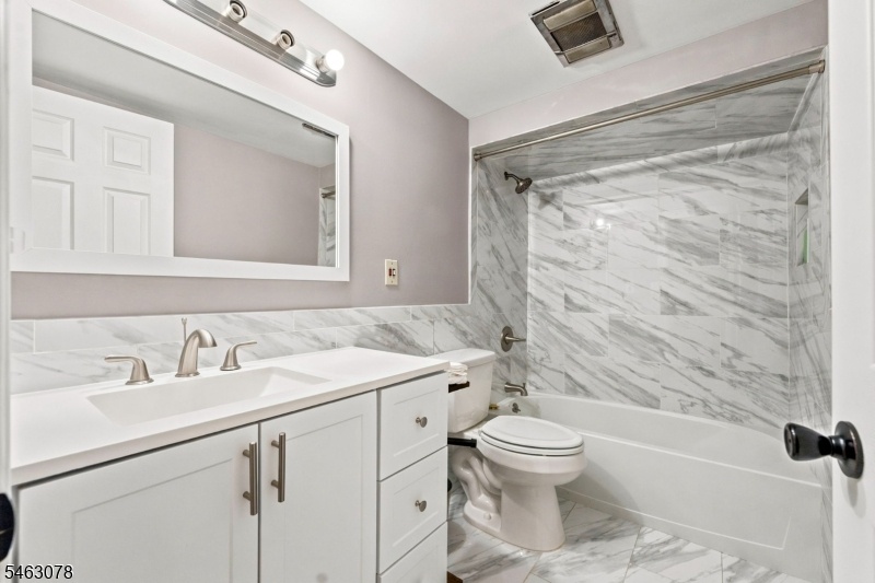 Upstairs Full Bath
