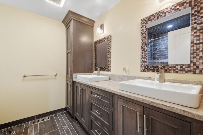 Full Bath 1