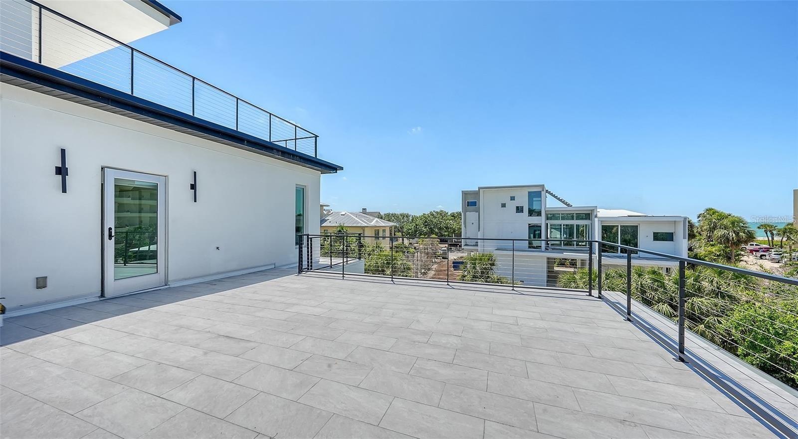 Balcony with ocean view