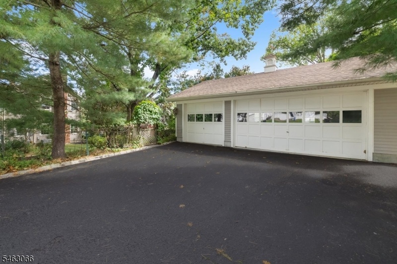 3 car garage w/loft storage