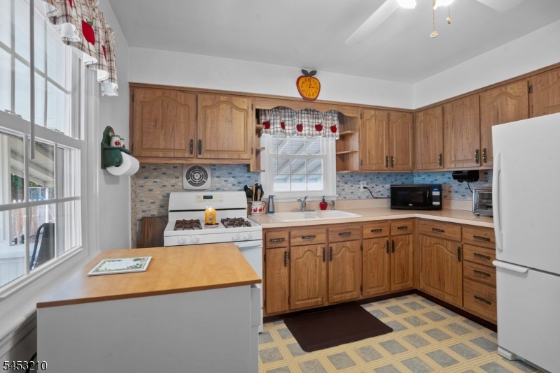 Eat in Kitchen