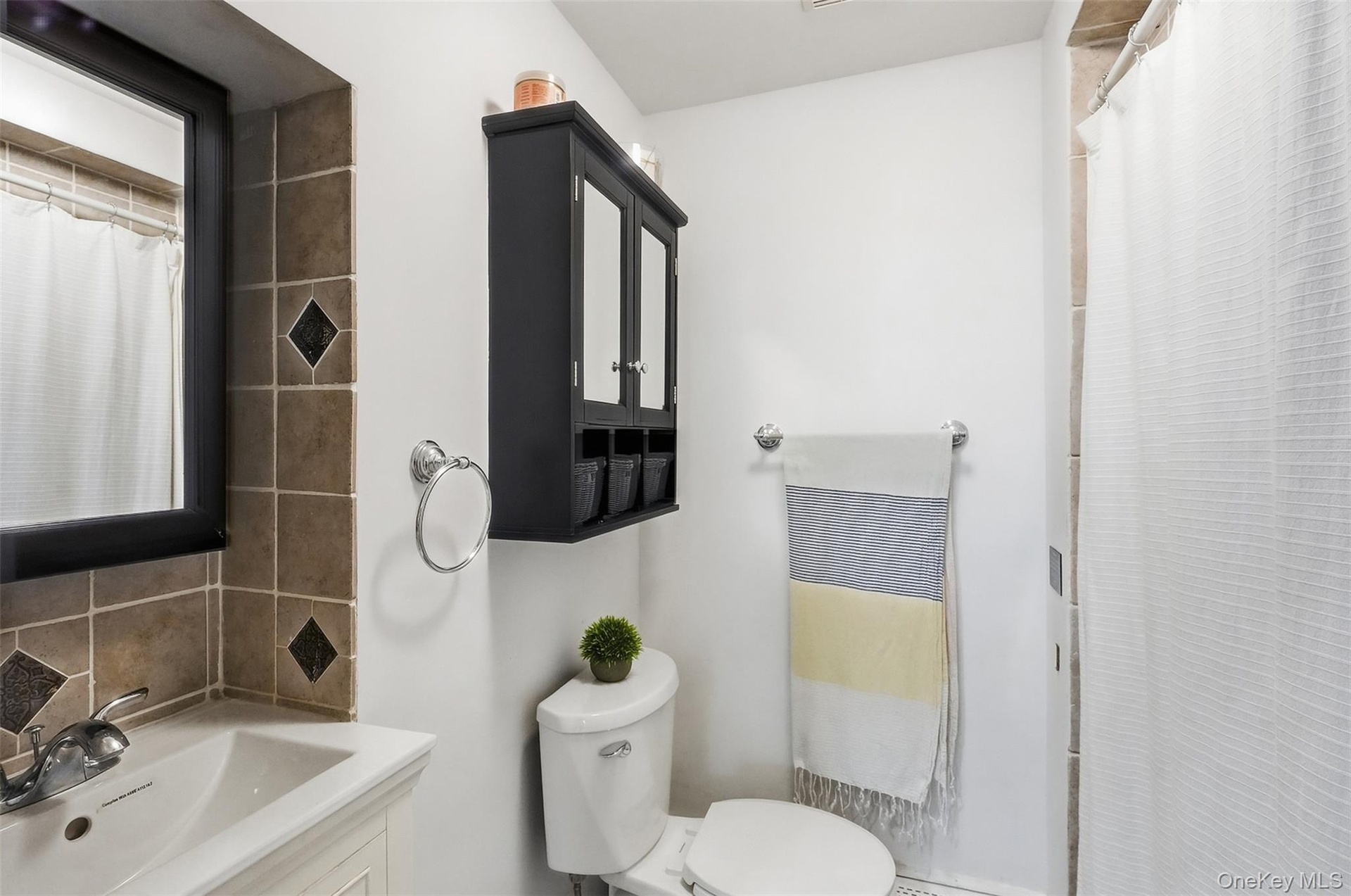 Accessory Apartment  Full-Bathroom