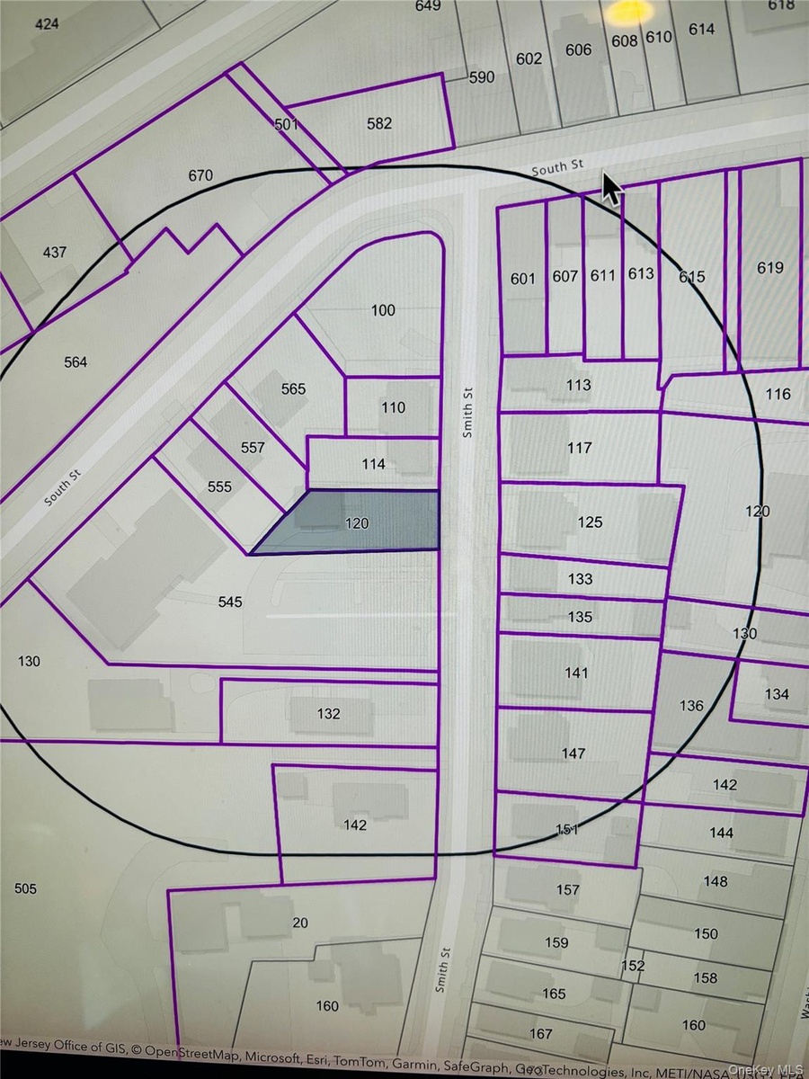 The Building comes with the 6 parking spots immediately to the right of the builing