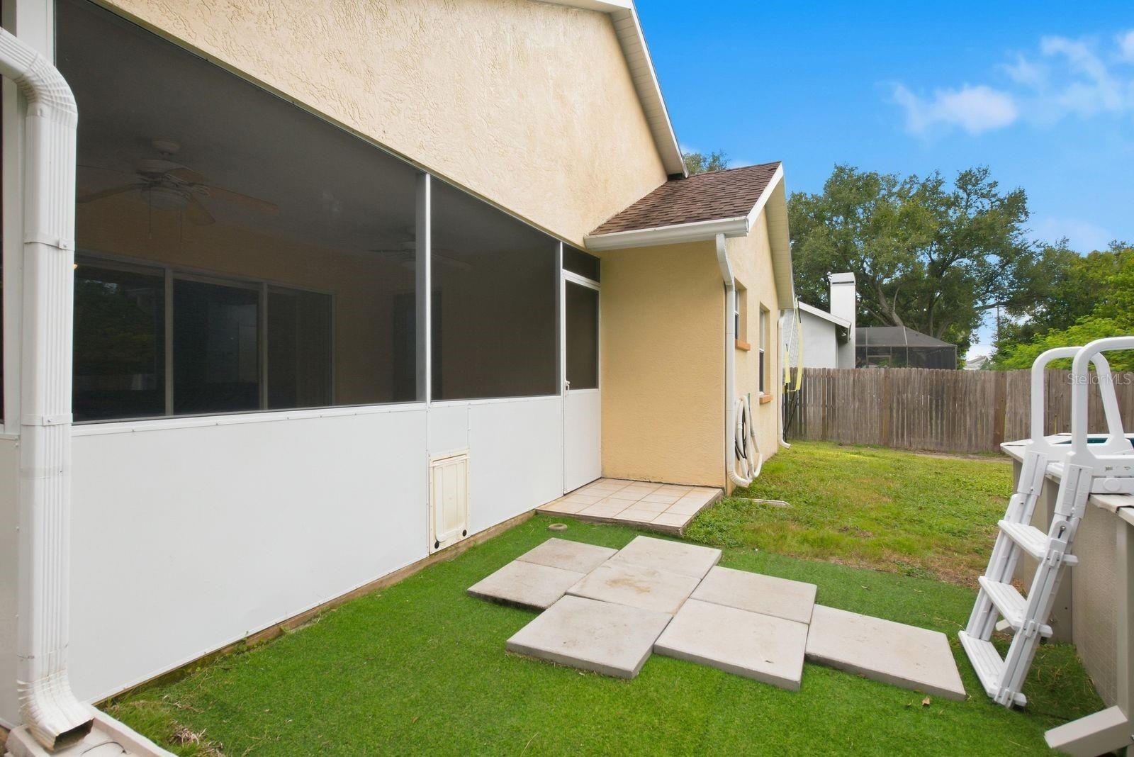 Nice area from patio to pool