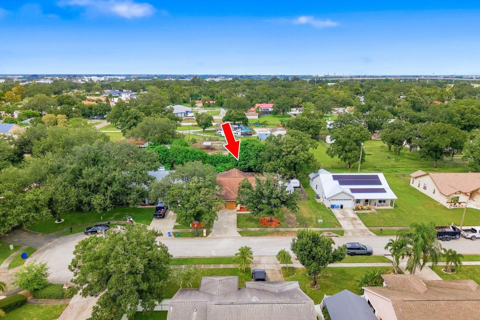 Gorgeous home on a cul-de-sac, surrounded by equestrian properties in the heart of Pinellas County!
