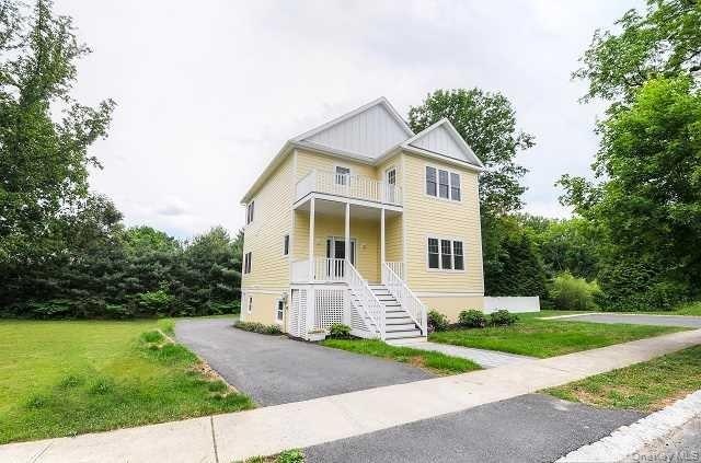 4 BR, 3 bath Rhinebeck village colonial.