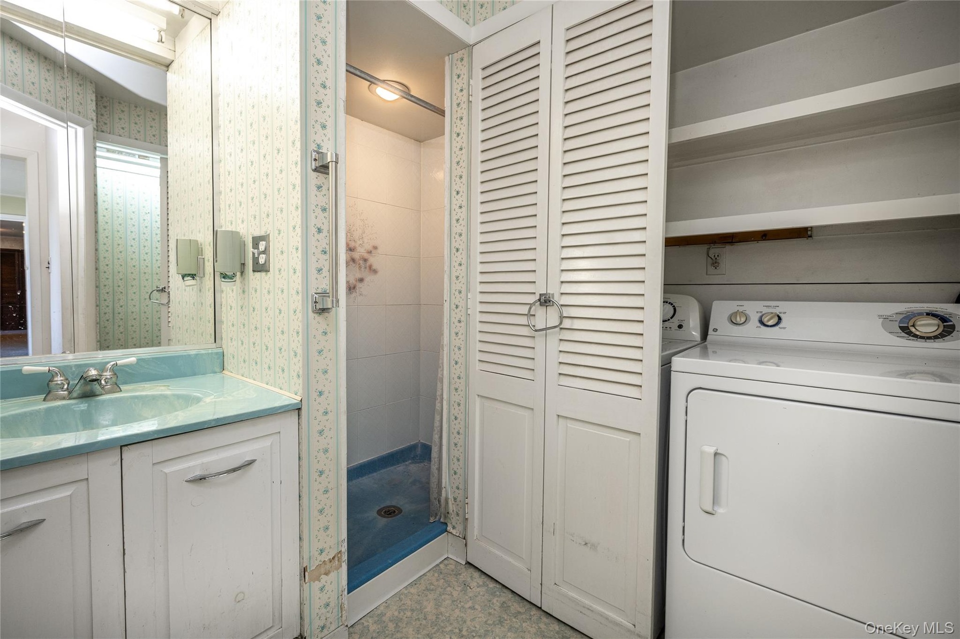 Laundry & Bathroom