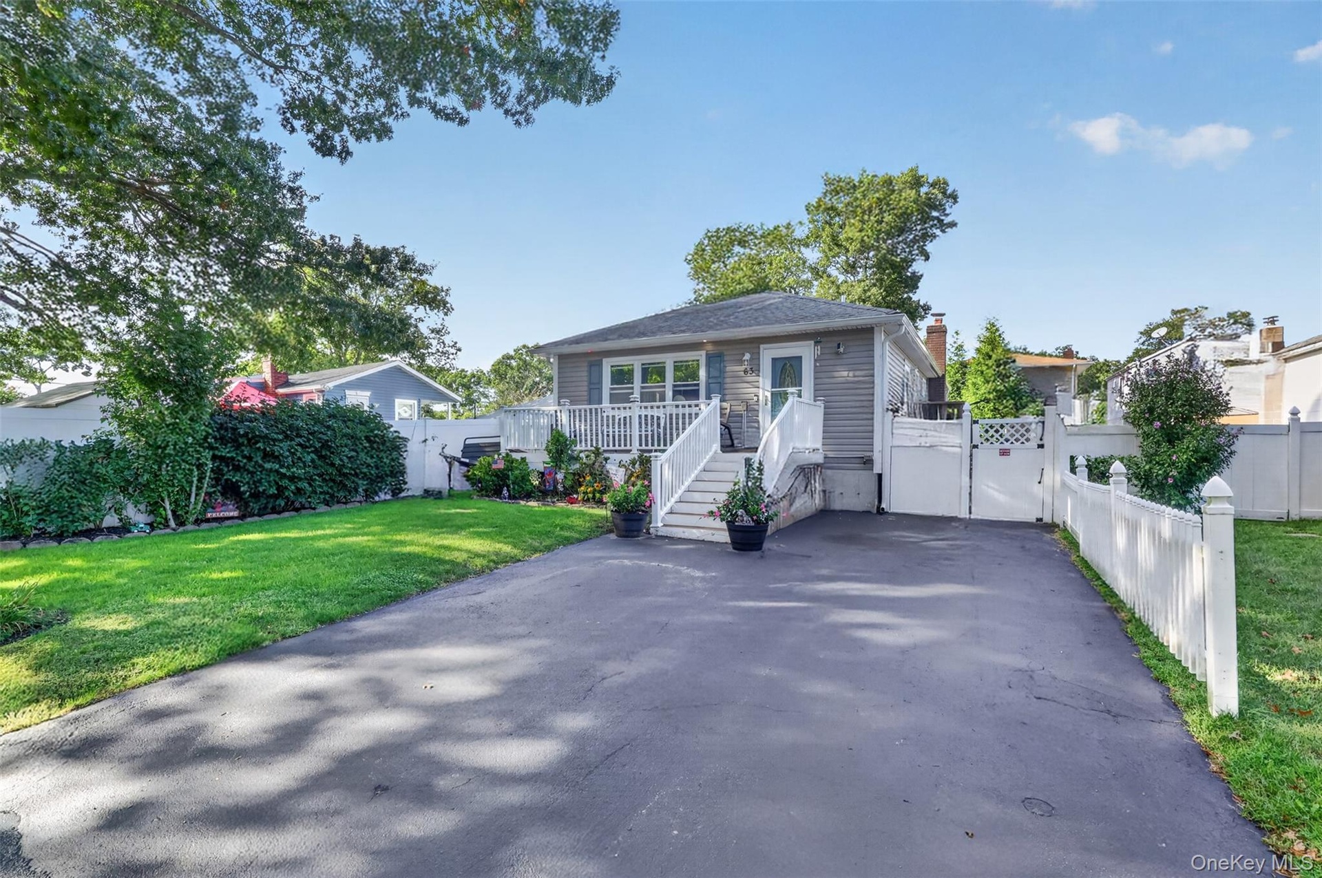 Welcome to 63 4th Street, Ronkonkoma!