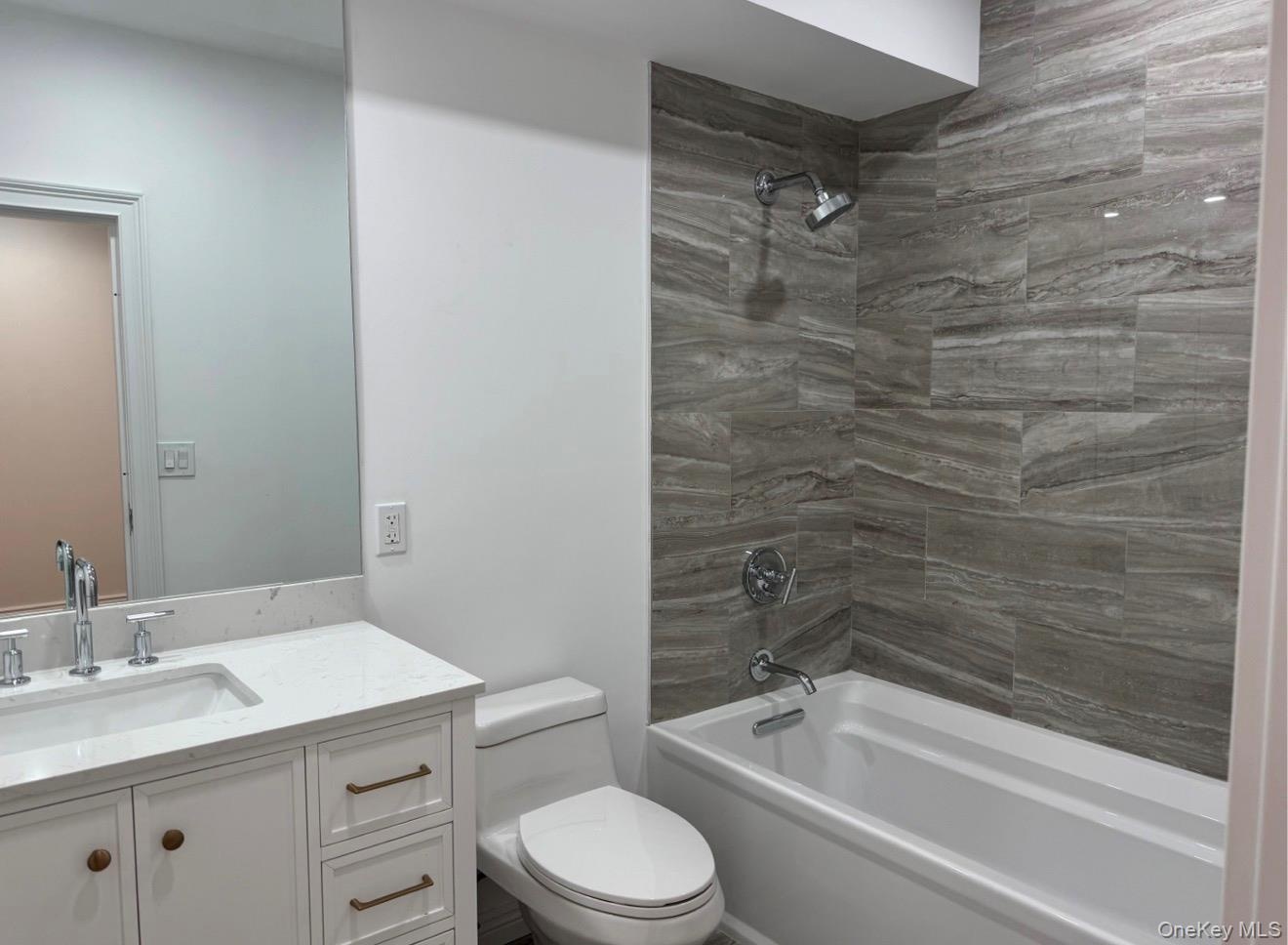Second bathroom outside loft