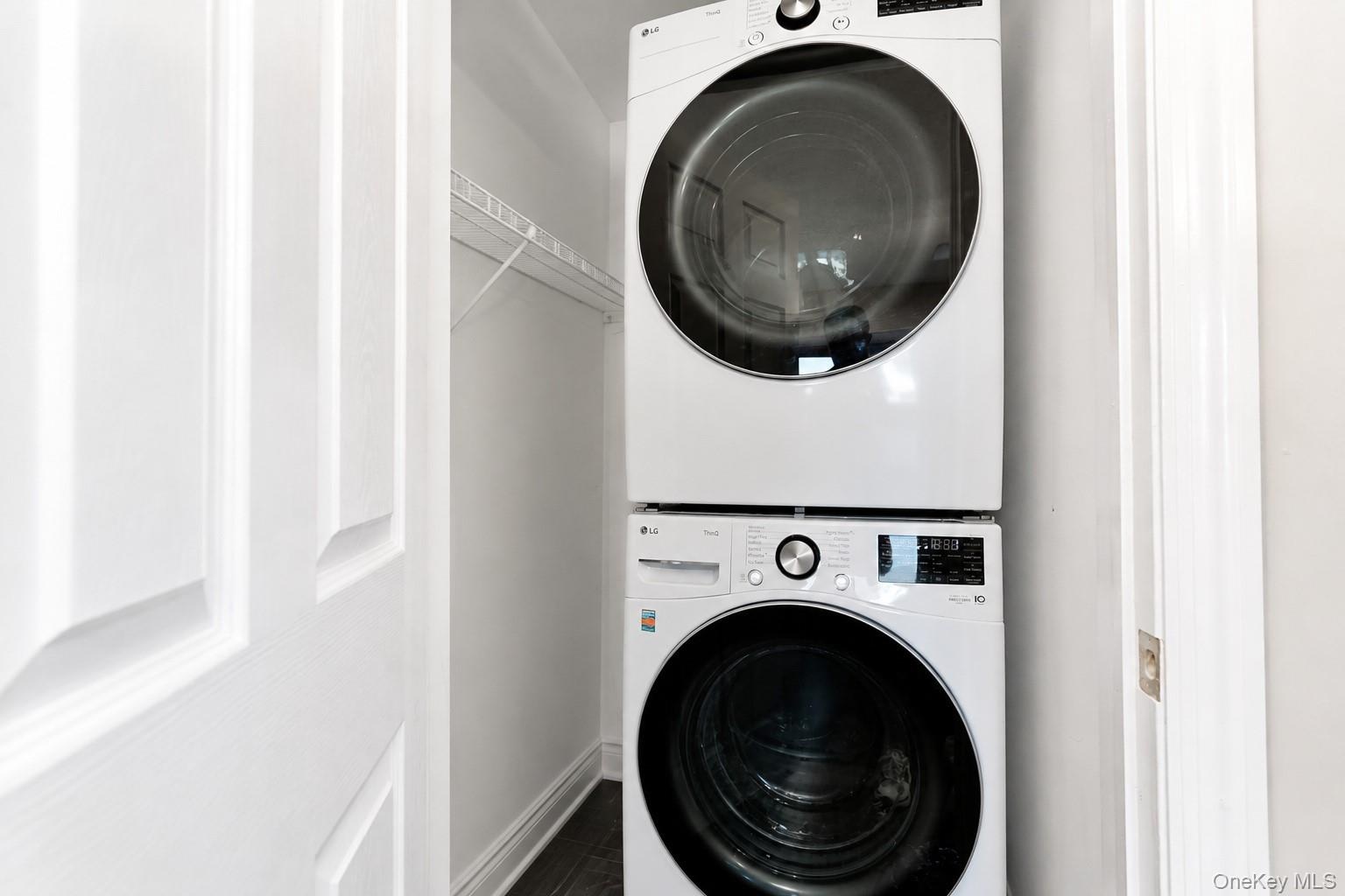 washer and dryer in primary bedroom