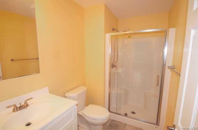 2nd floor hall bath.