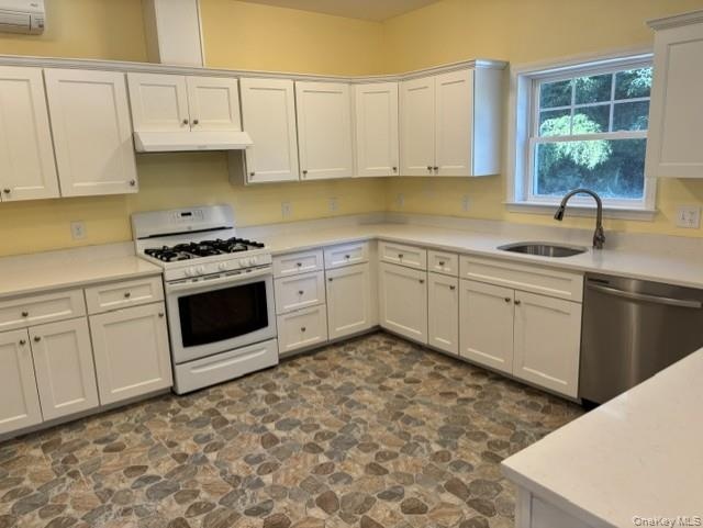 Gigantic kitchen.