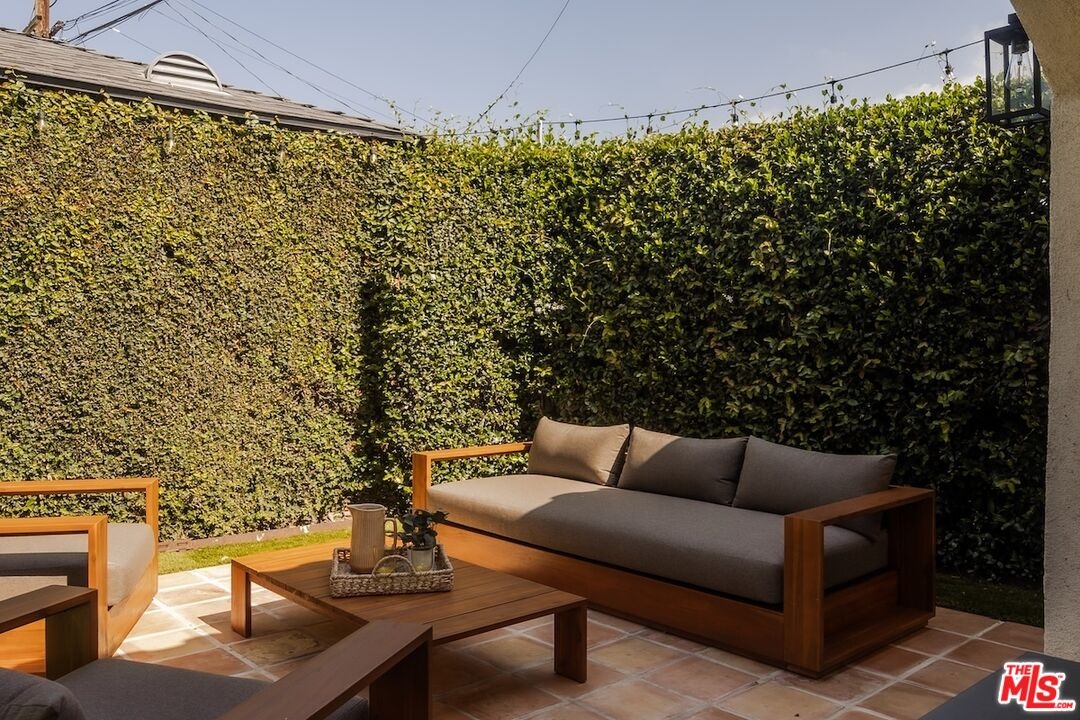 Outdoor Lounge