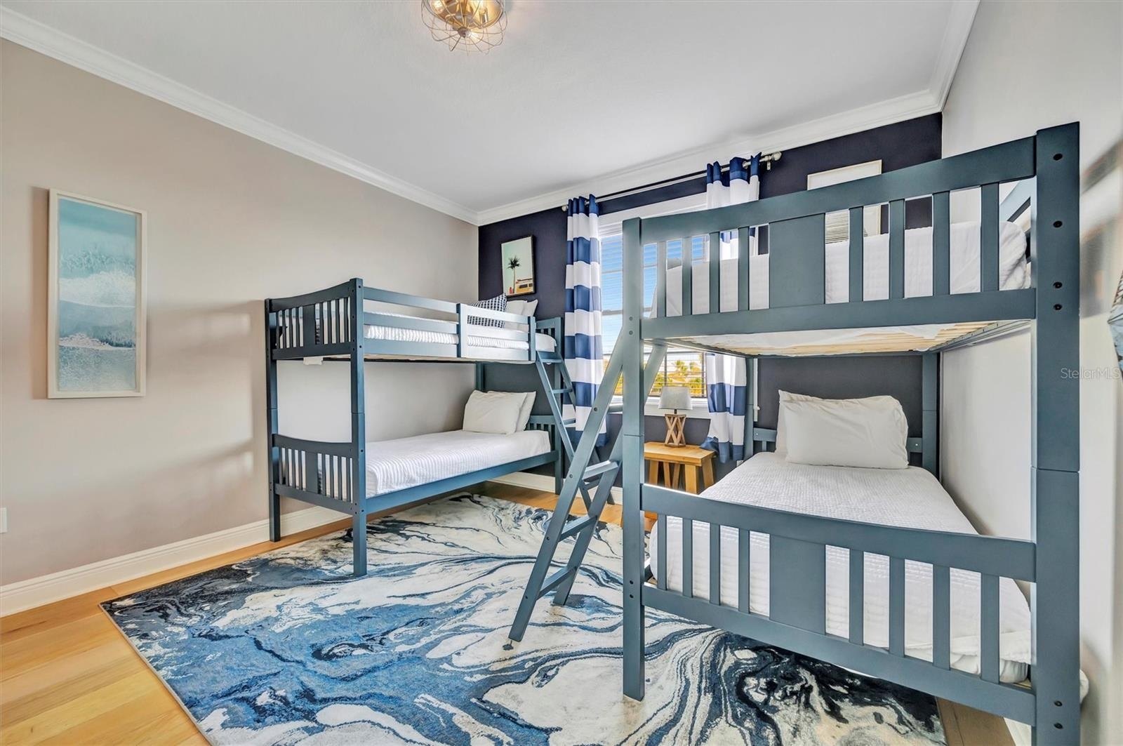 BUNK ROOM