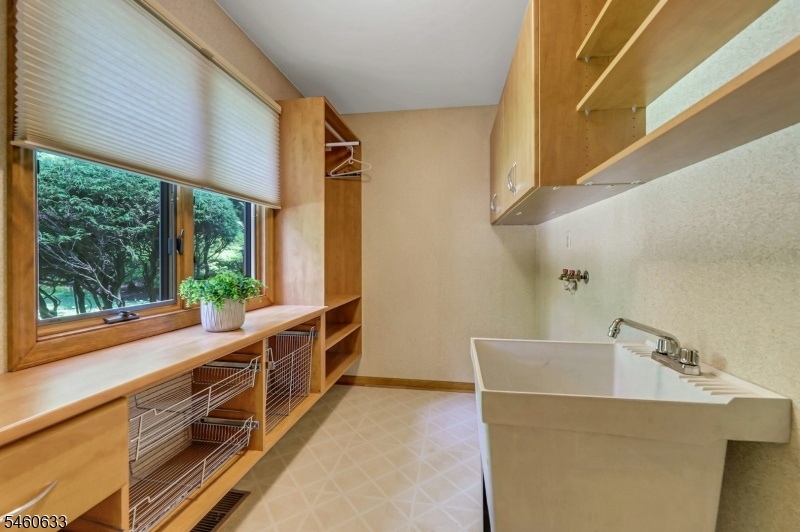 Mudroom/laundry room