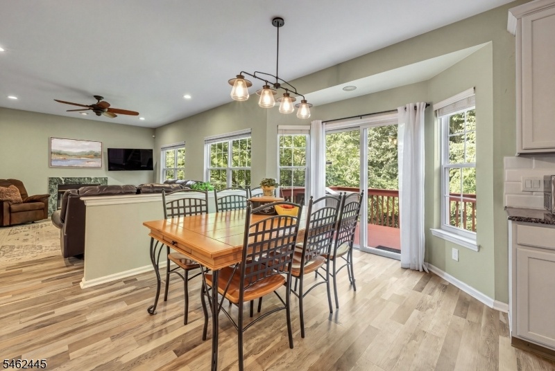 BREAKFAST ROOM