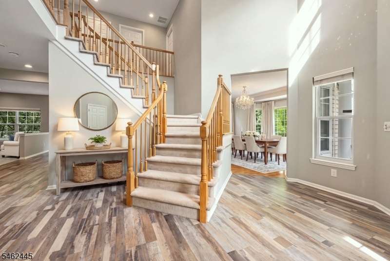 FOYER ENTRY