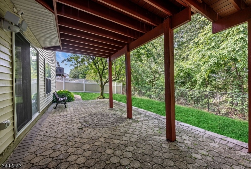 PATIO ENT TO WALKOUT BASEMENT