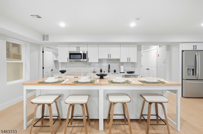 Kitchen/ Dining