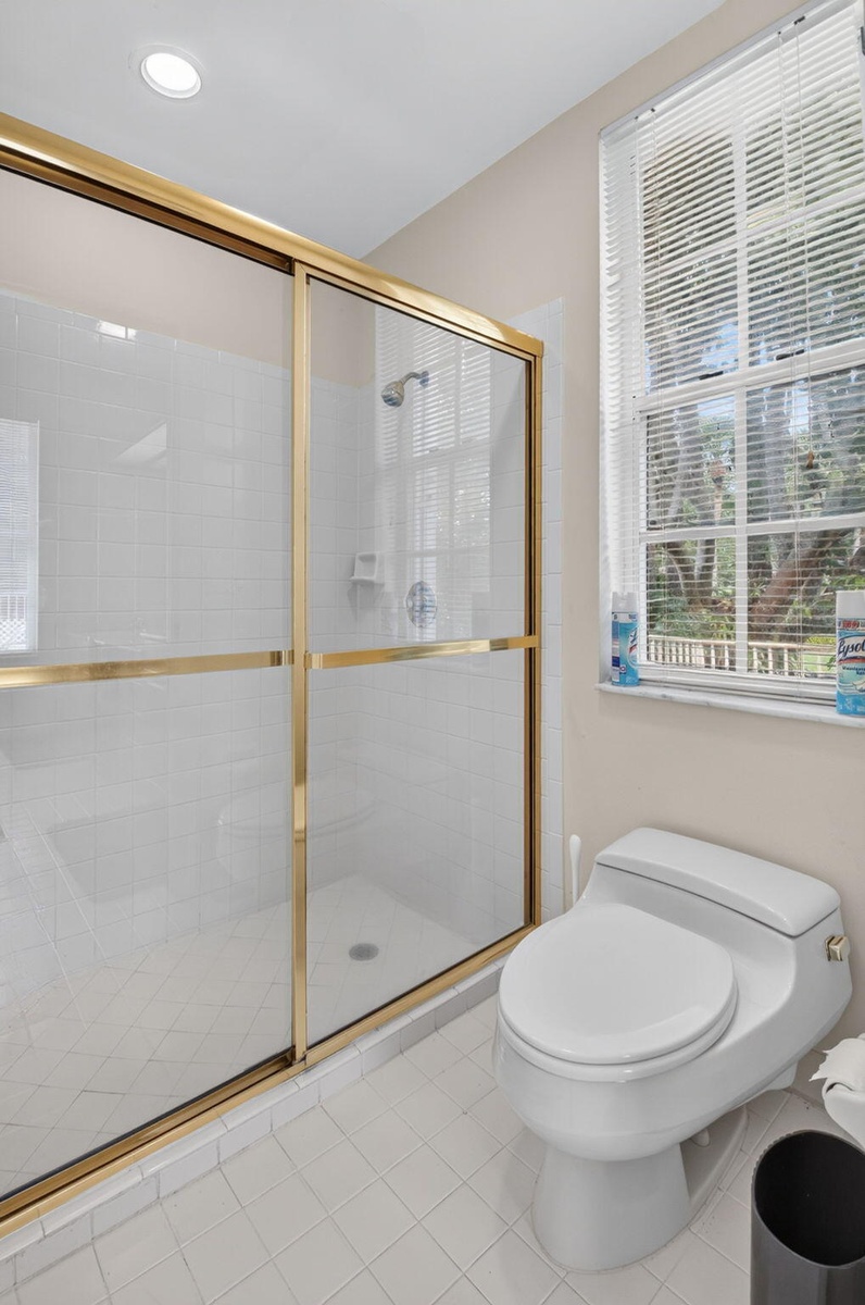 Primary shower