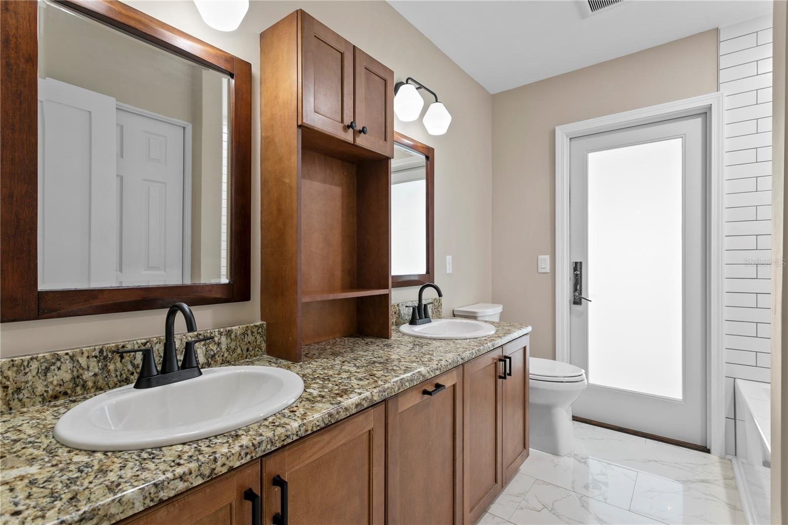 Hall Bathroom/Pool Bath