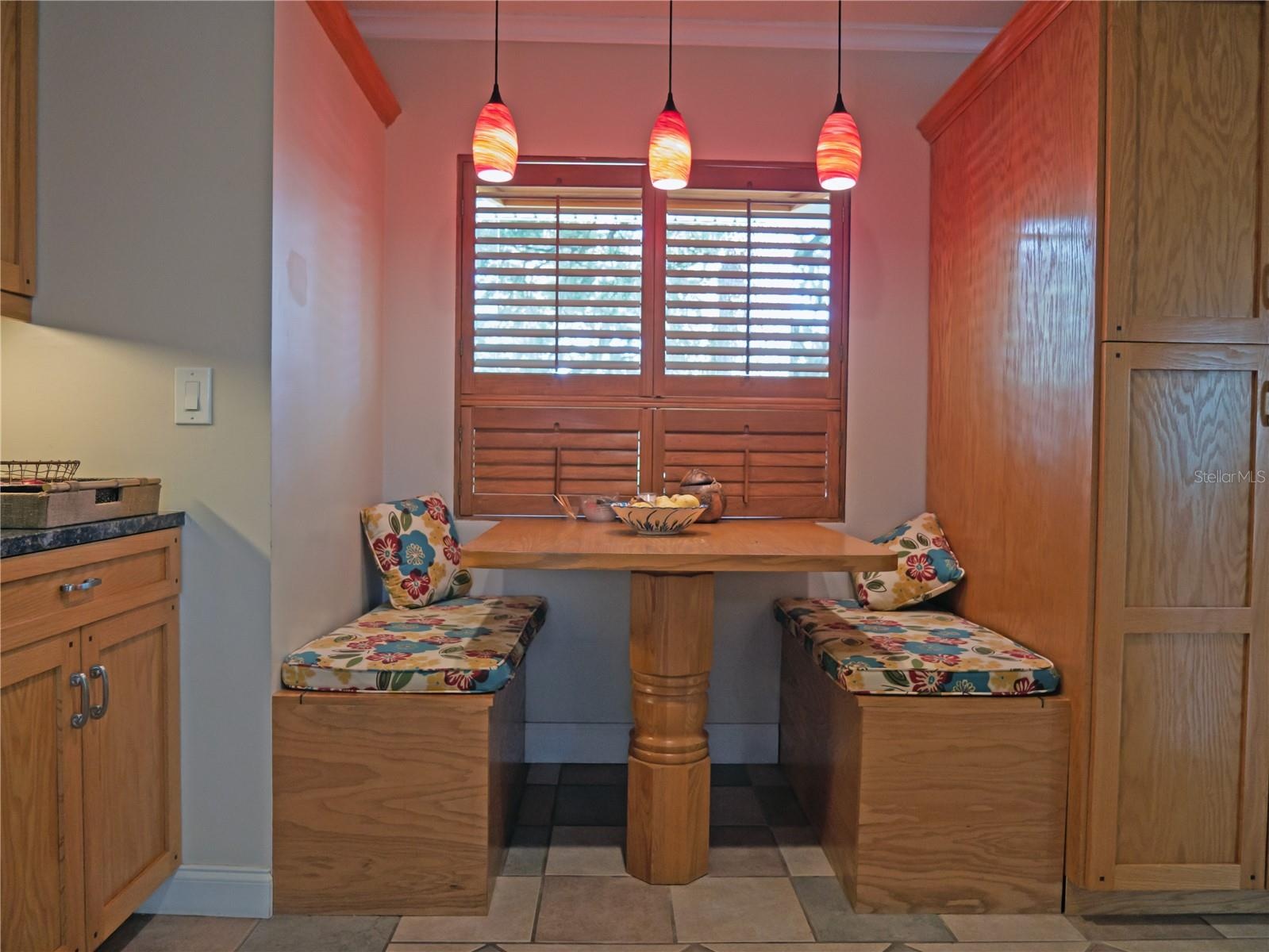 Dining 2