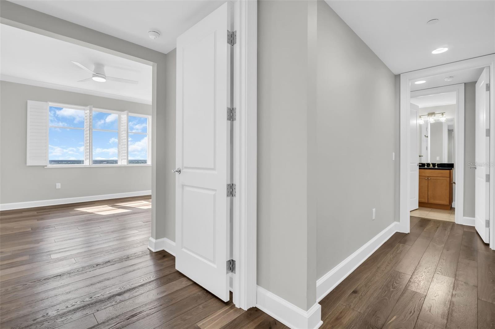 Bedroom 2 entryway