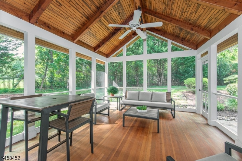 Screened-In Porch