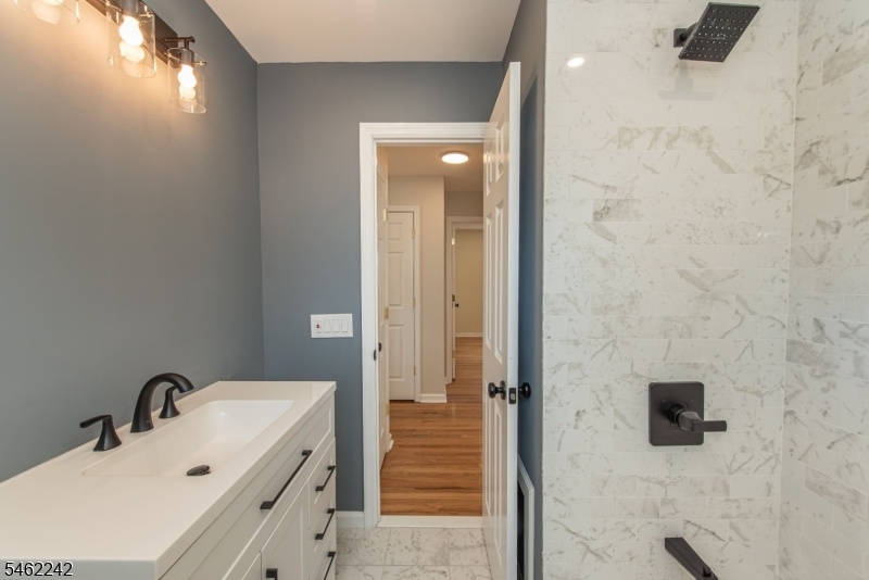 1st floor Bathroom