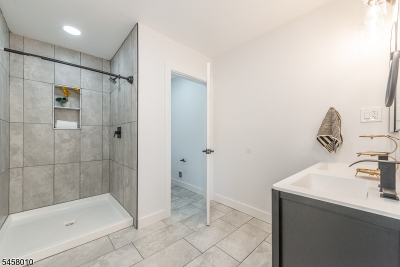 En Suite Bathroom