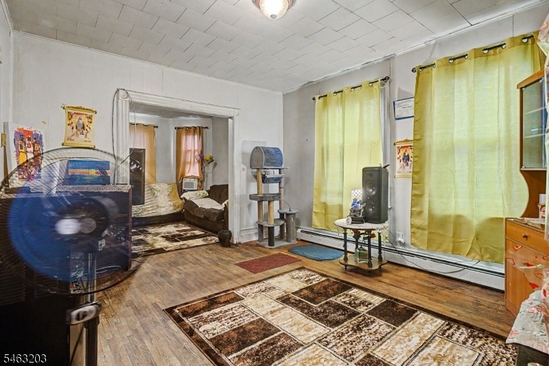 Living Room Unit 1