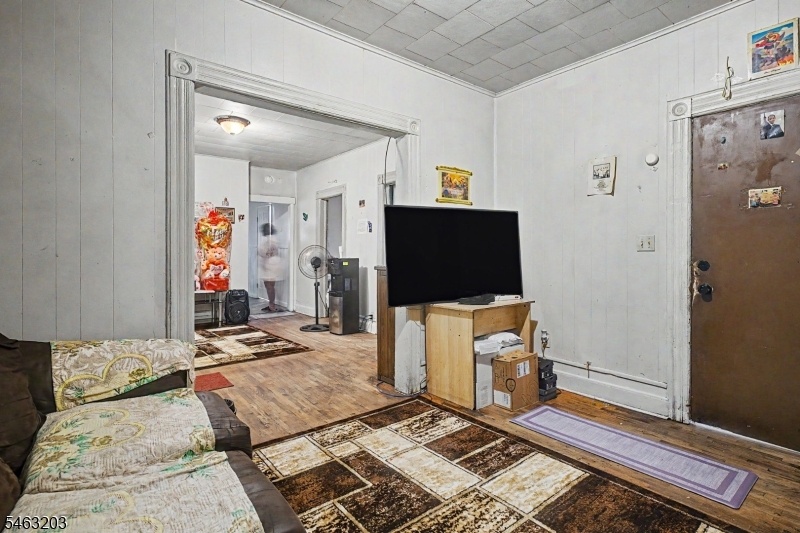 Living Room Unit 1