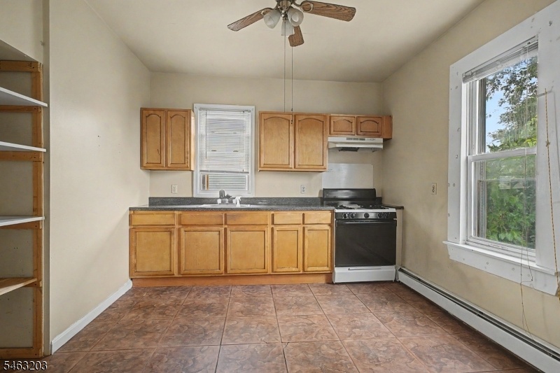 Kitchen Unit 2