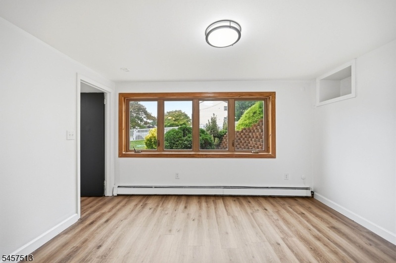 1ST FL LIVING/DINING ROOM
