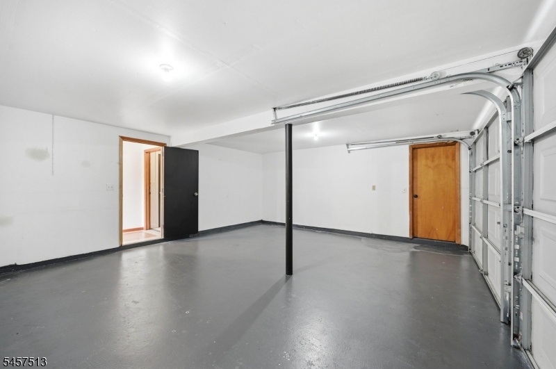 2 CAR GARAGE